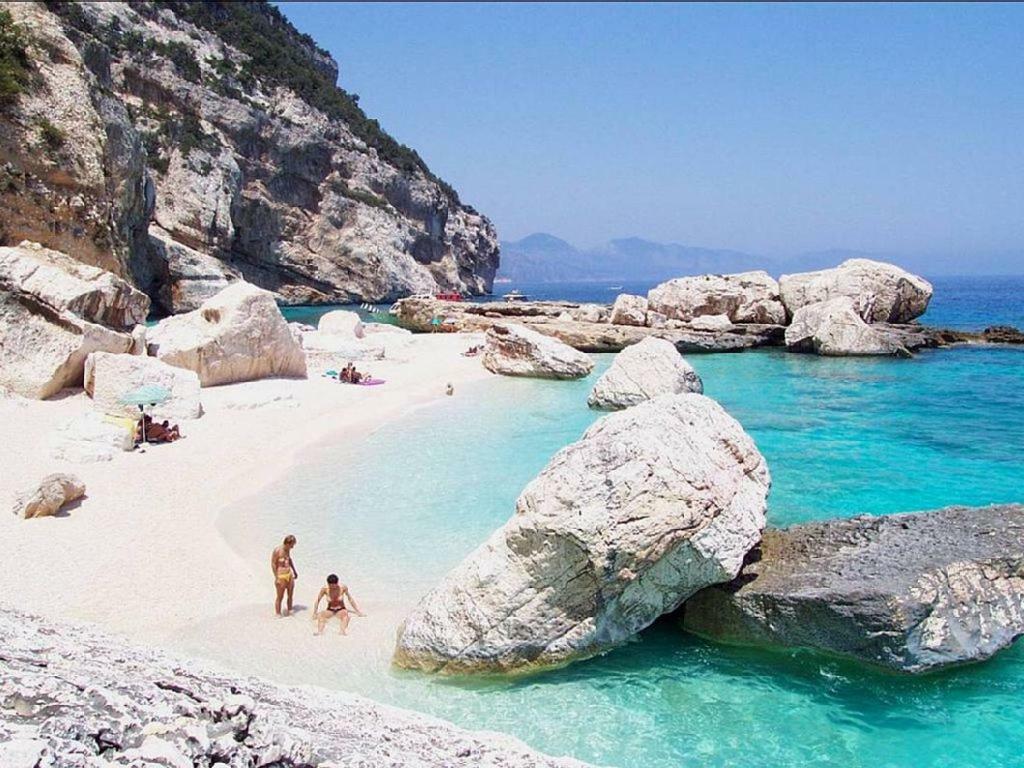 Casa In Riva Al Mare Lägenhet Cala Gonone Exteriör bild