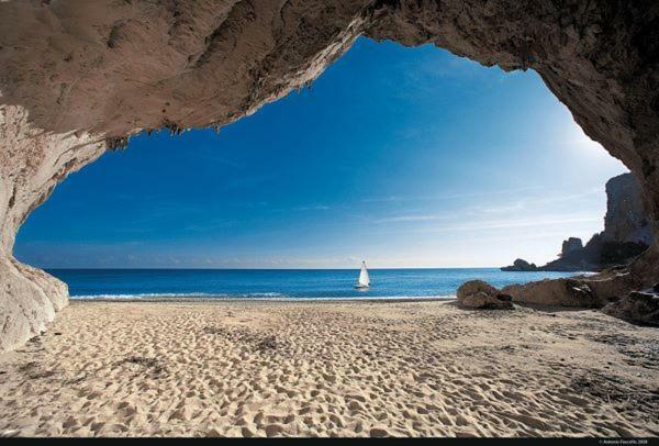 Casa In Riva Al Mare Lägenhet Cala Gonone Exteriör bild